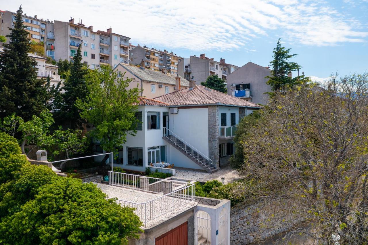 Apartments By The Beach Adela Senj Senj  Zewnętrze zdjęcie