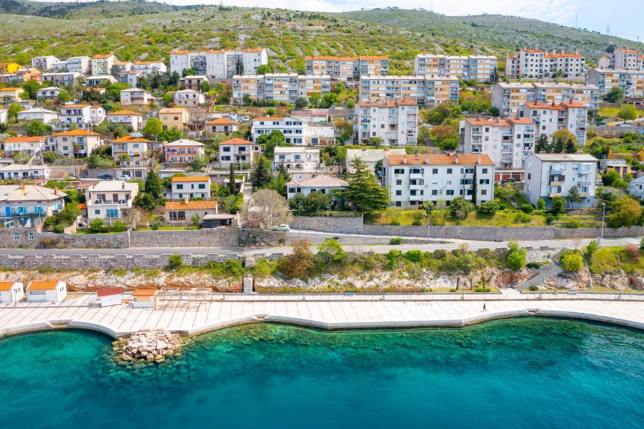 Apartments By The Beach Adela Senj Senj  Zewnętrze zdjęcie