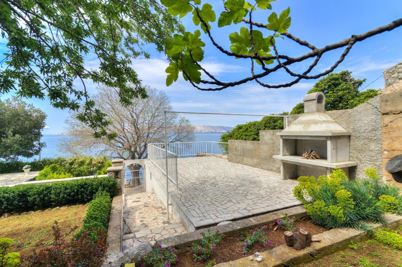 Apartments By The Beach Adela Senj Senj  Zewnętrze zdjęcie