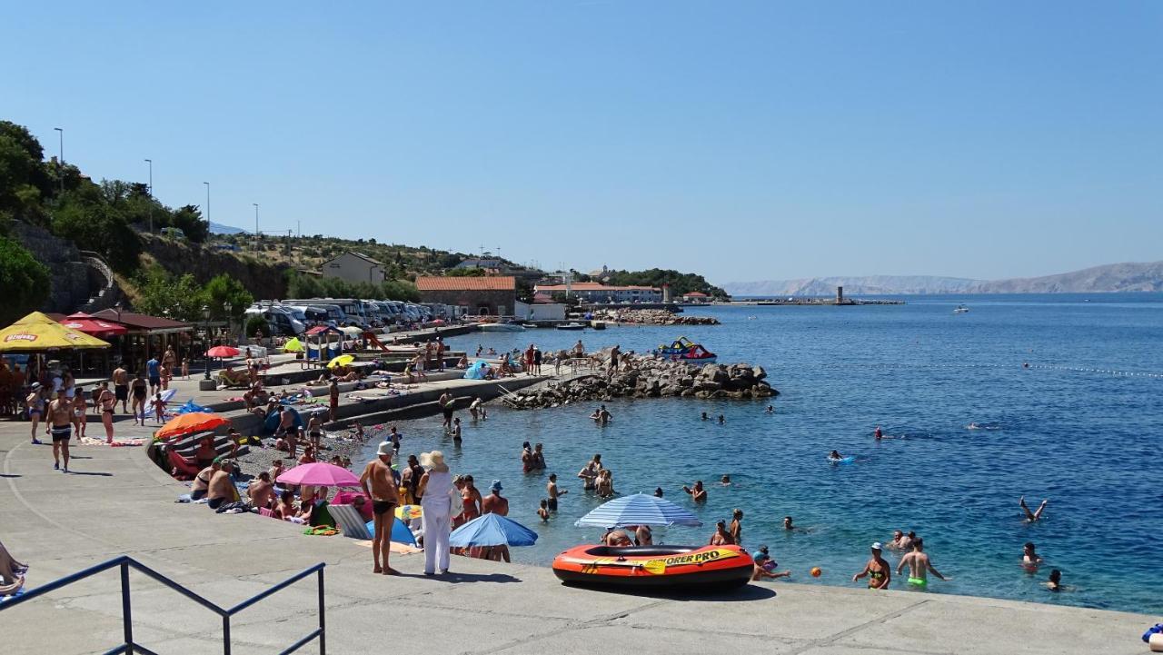 Apartments By The Beach Adela Senj Senj  Zewnętrze zdjęcie