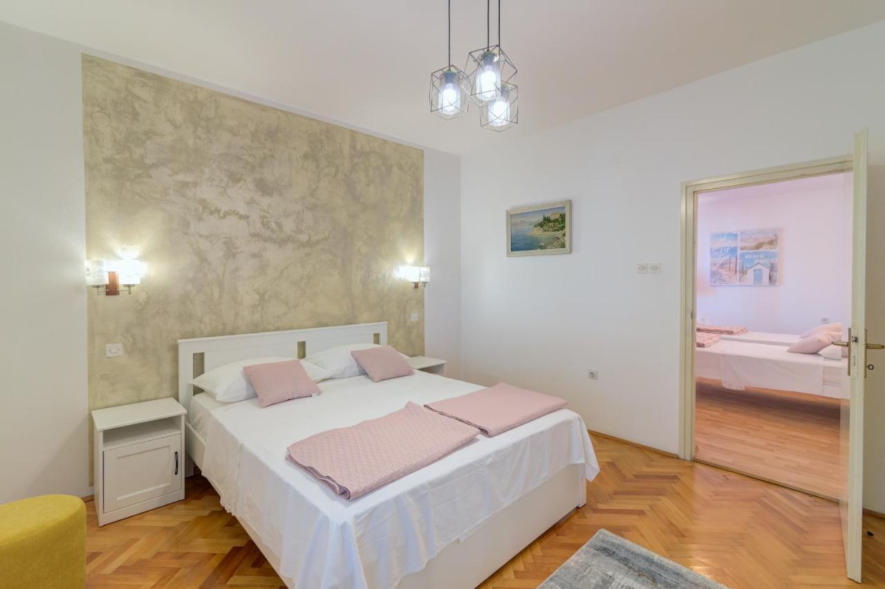 Apartments By The Beach Adela Senj Senj  Zewnętrze zdjęcie