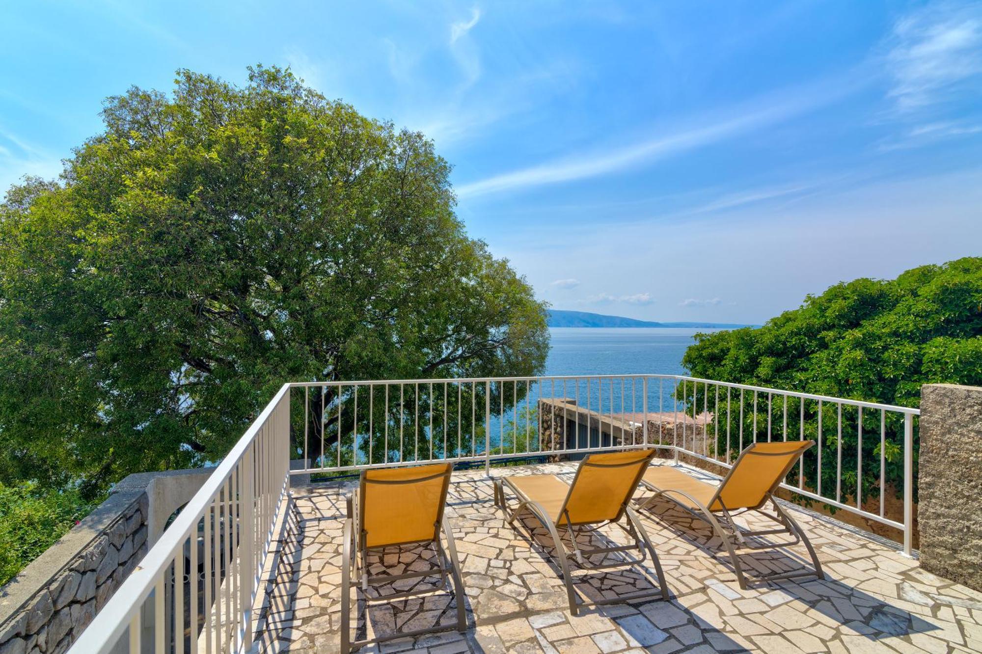 Apartments By The Beach Adela Senj Senj  Zewnętrze zdjęcie